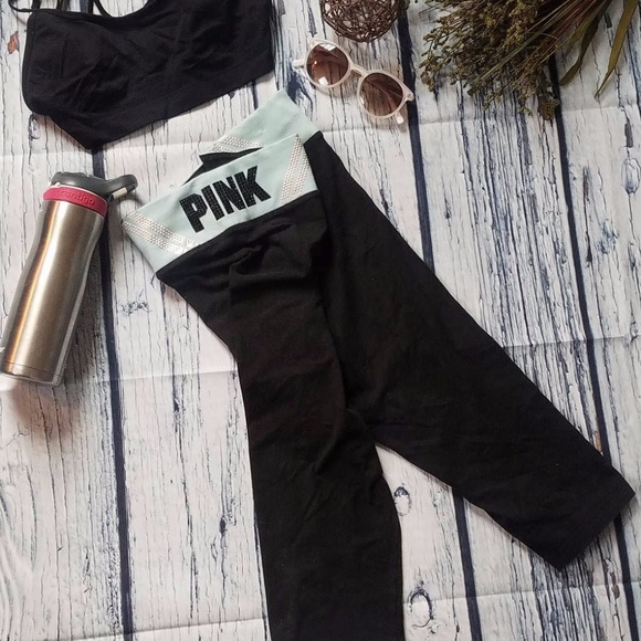 PINK Victoria's Secret Pants - PINK Victorias secret crop yoga leggings size M