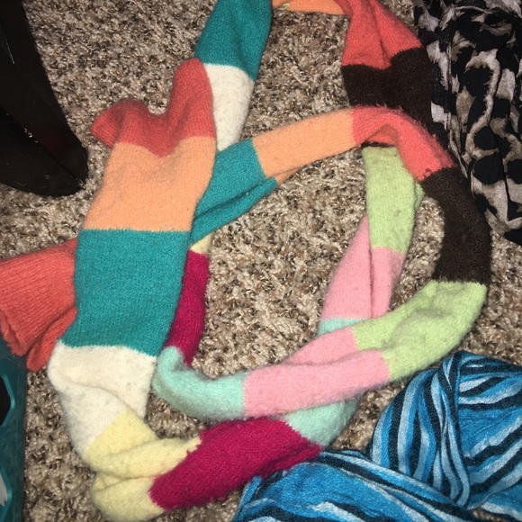 Scarfs.! - Picture 2 of 5