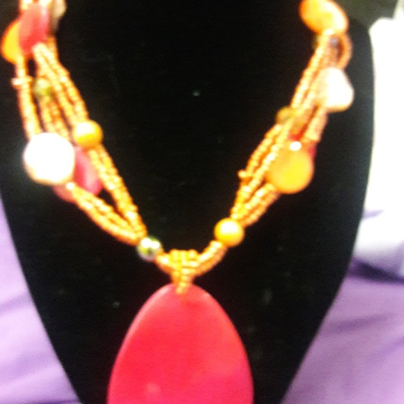Beautiful, bold & bright necklace - Picture 2 of 5