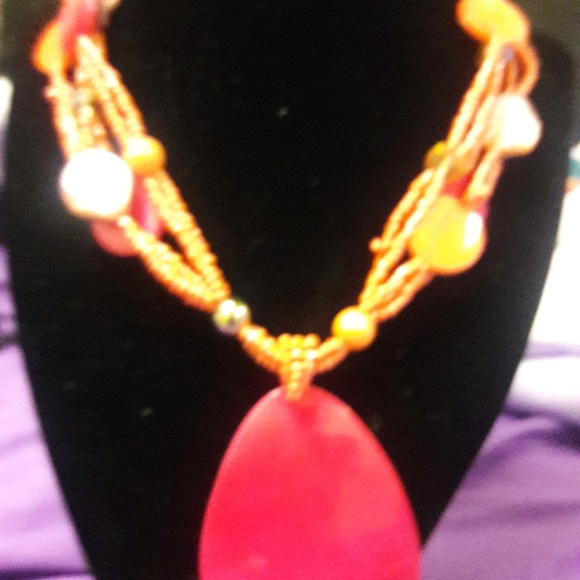 Beautiful, bold & bright necklace - Picture 4 of 5