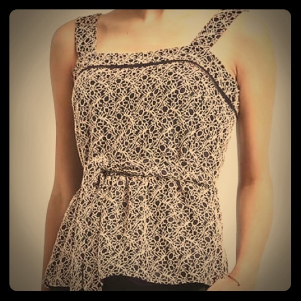 Belted pinafore top with ladder lace in navy