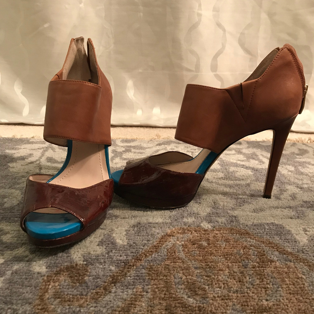 Vnce Camuto Canaday Cutout Peep-toe Sandal
