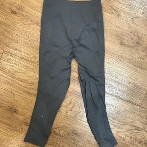 Lululemon zone in crops