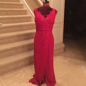 Beautiful Adrianna Papell dress!!