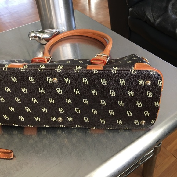 Dooney & Bourke/ Medium/Domed/ Signature/ Satchel - Picture 3 of 8