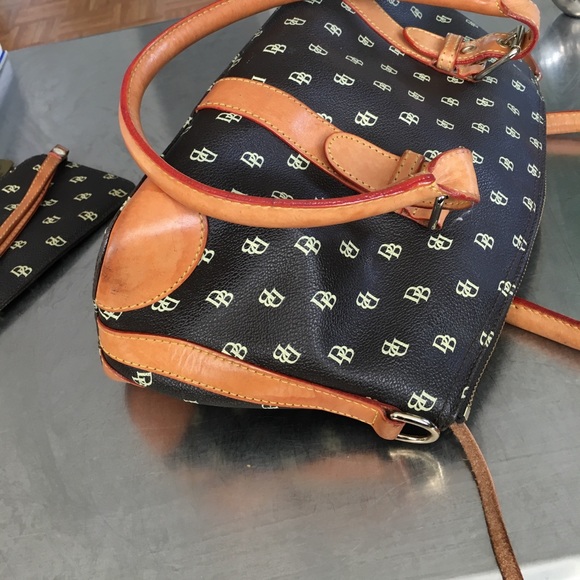 Dooney & Bourke/ Medium/Domed/ Signature/ Satchel - Picture 8 of 8