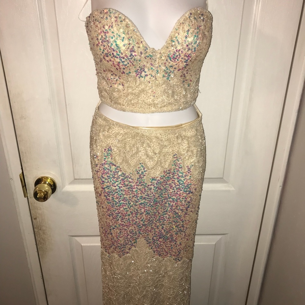 2 PIECE GOLDEN ASP PROM DRESS SIZE 00