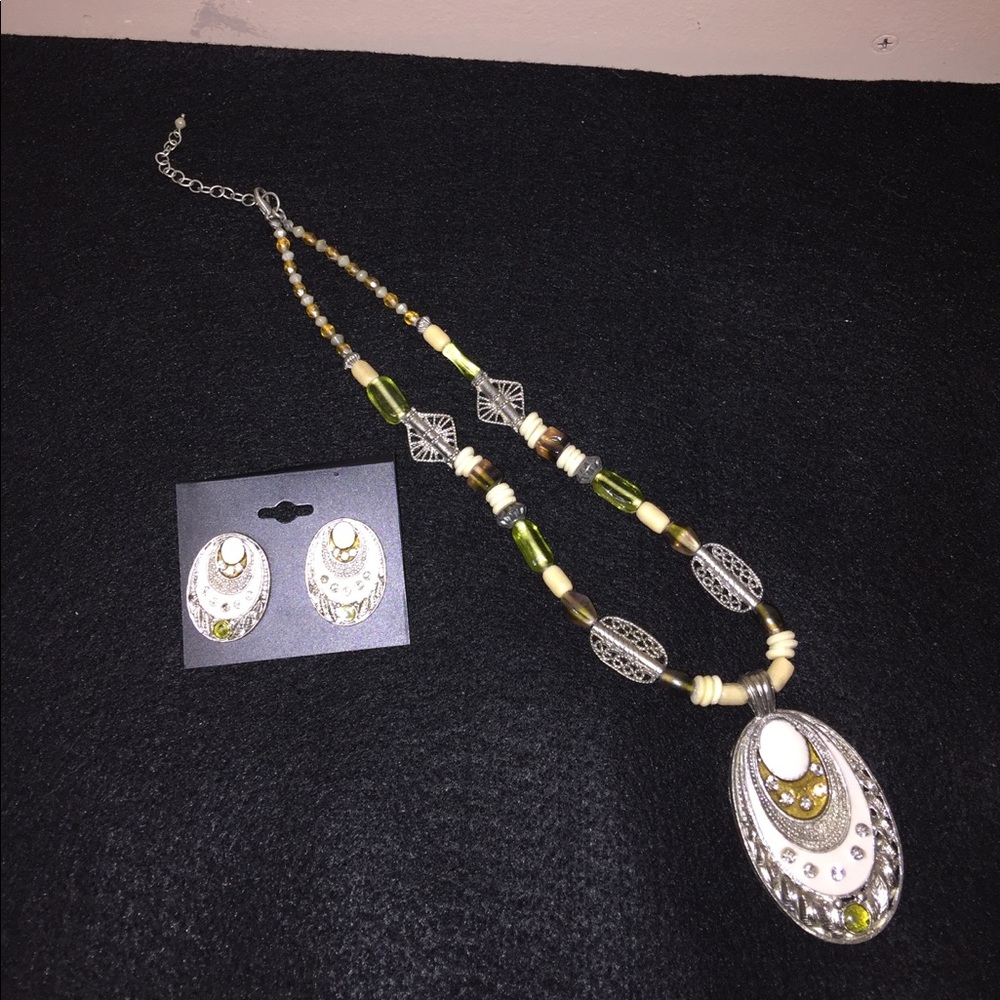 New necklace & earrings set