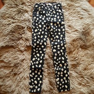 🌼NWOT🌼 GUESS SUNFLOWER SKINNIES