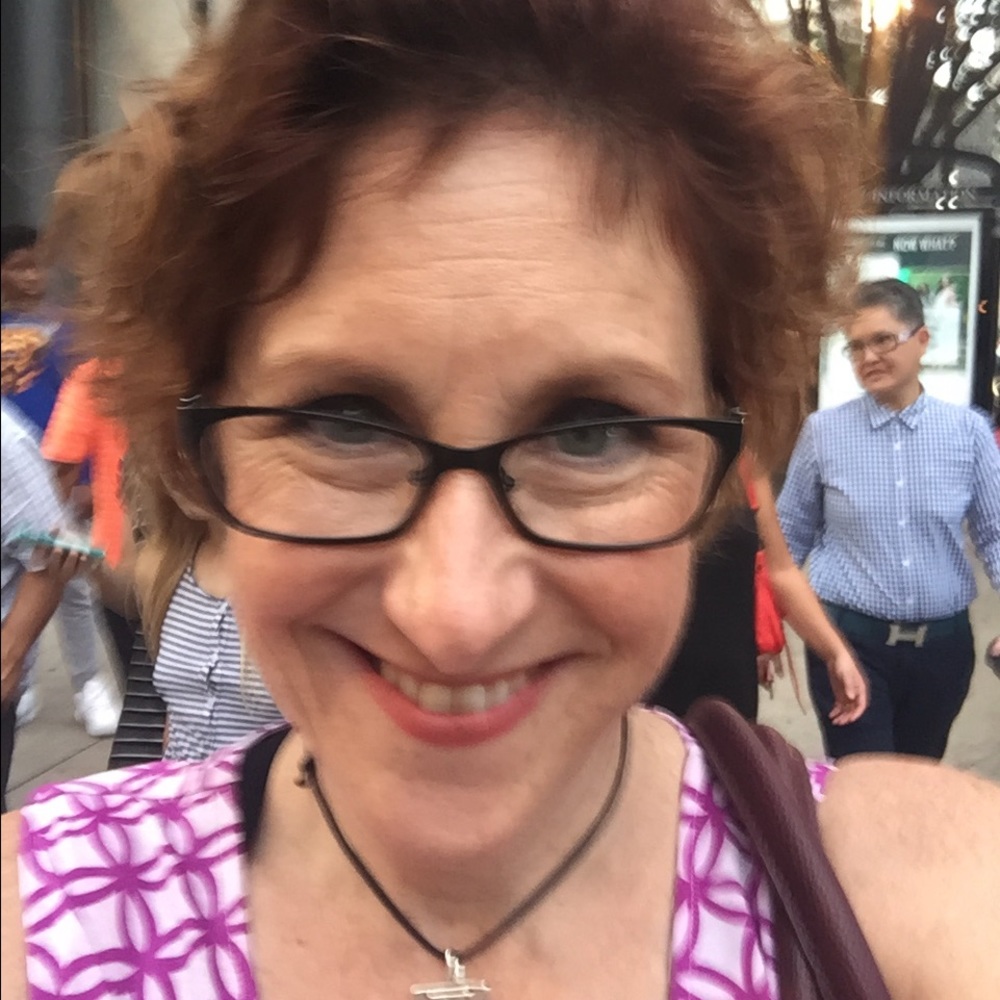 Meet your Posher, Cynthia