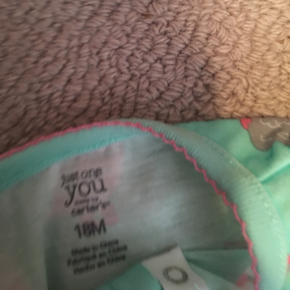 Carters pjs - Picture 2 of 3