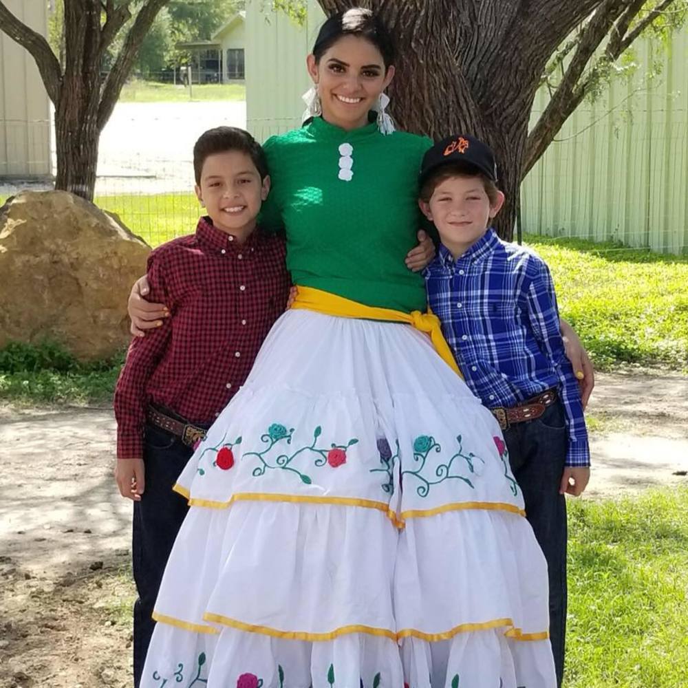 Meet your Posher, Valeria