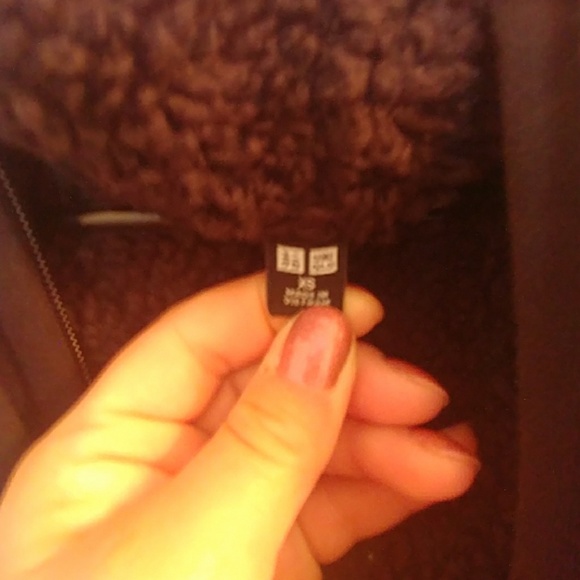 Fluffy black vest - Picture 3 of 4