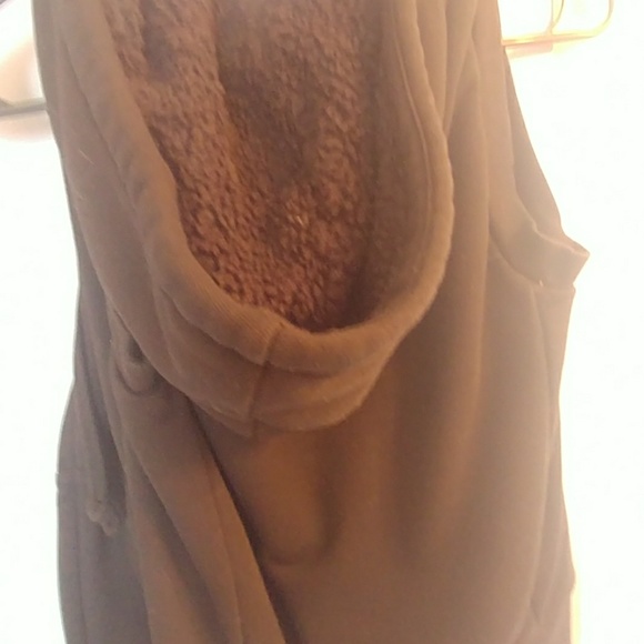 Fluffy black vest - Picture 4 of 4