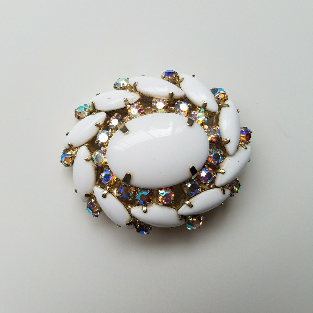 Beautiful White Brooche