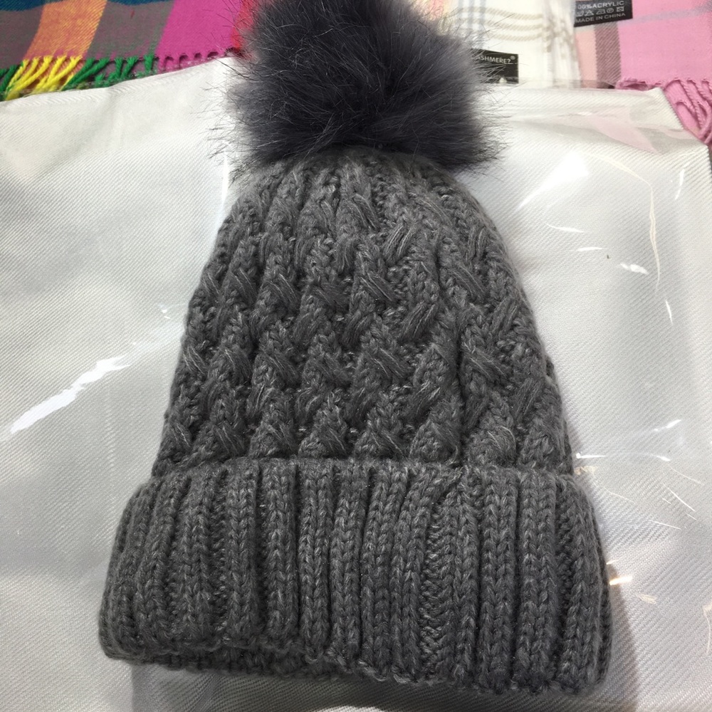 Winter hat with Pom