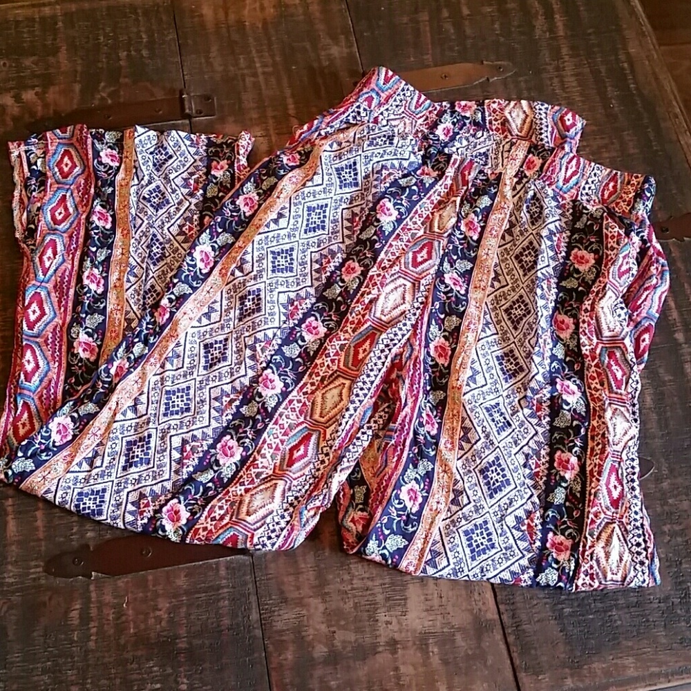 Floral print pants!