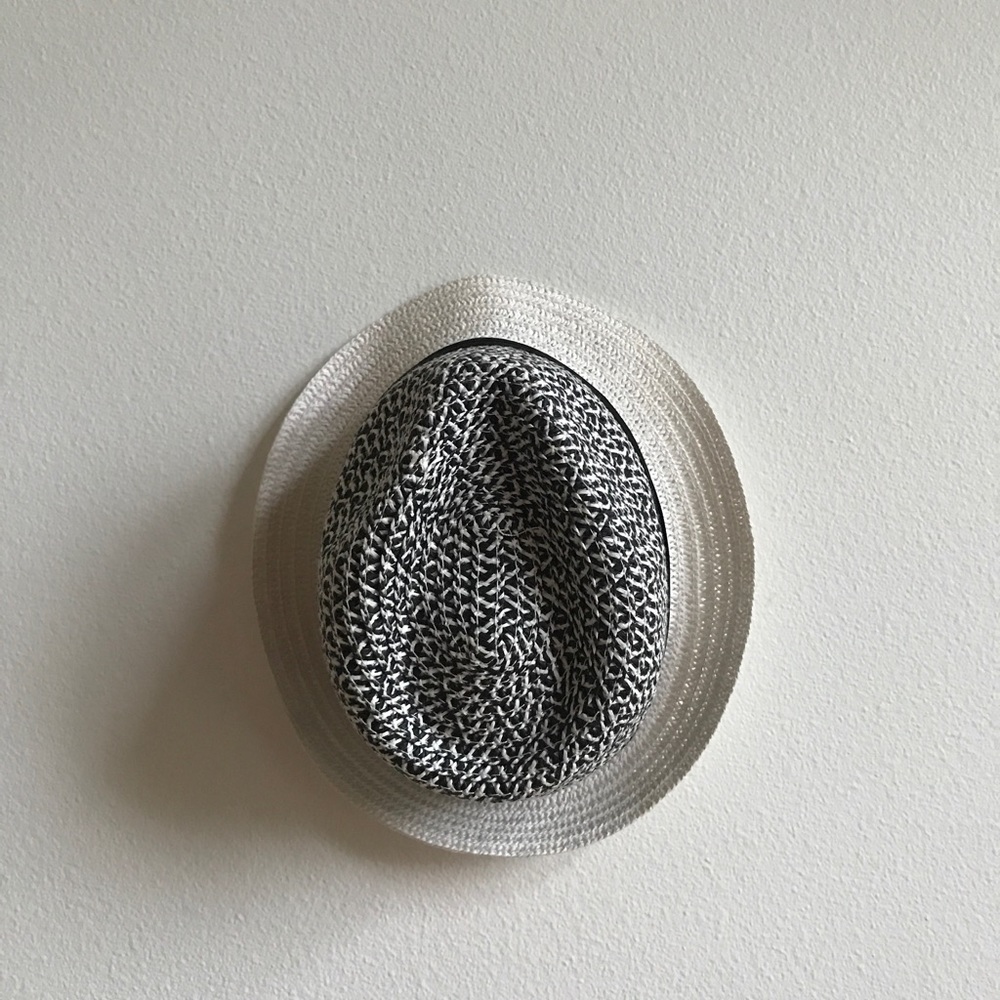 Vince Camuto hat