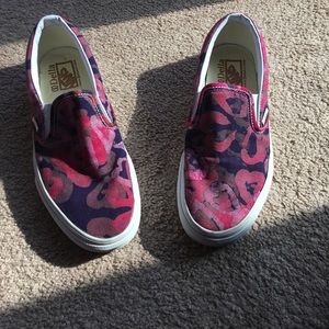 Vans women’s 7.5 or men’s size 6