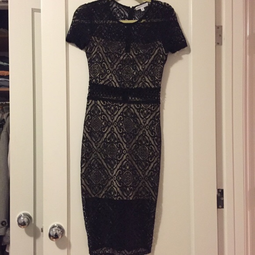 Socialite black lace midi dress