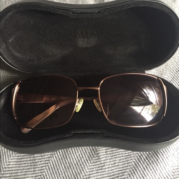 Vera Wang polarized sunglasses. - Picture 3 of 3