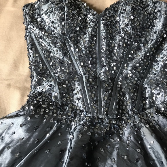 Fiesta prom dress - Picture 7 of 8