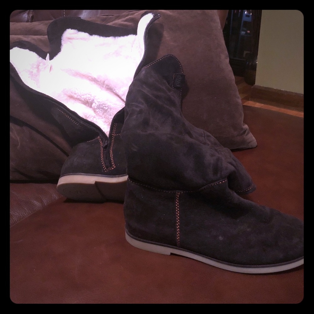 SOLD Emu winter brown suede zip up boot