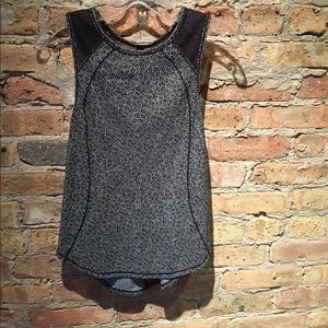 lululemon athletica Tops - Lululemon black and white tank, sz 6, 55360 lululemon athletica Tops - Lululemon black and white tank, sz 6, 55360