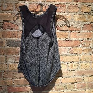 lululemon athletica Tops - Lululemon black and white tank, sz 6, 55360 lululemon athletica Tops - Lululemon black and white tank, sz 6, 55360