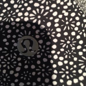 lululemon athletica Tops - Lululemon black and white tank, sz 6, 55360 lululemon athletica Tops - Lululemon black and white tank, sz 6, 55360