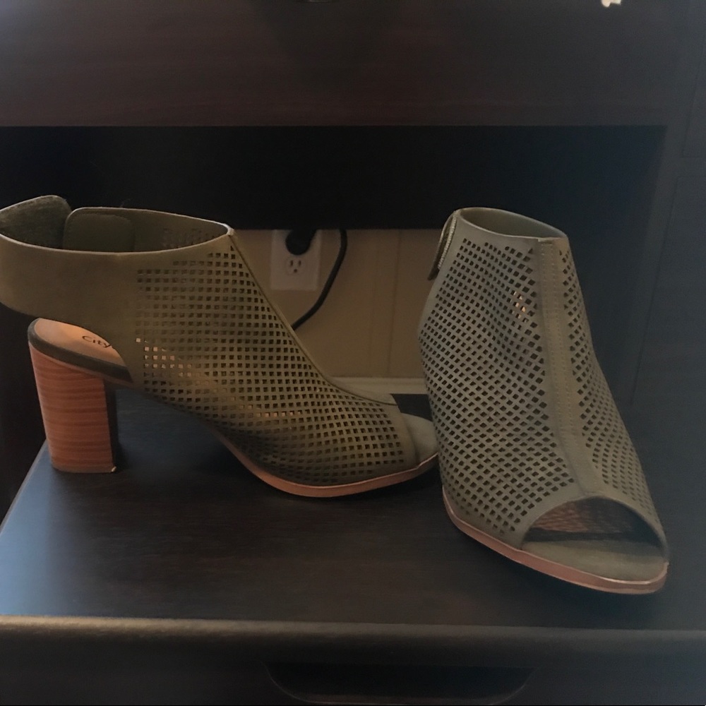 army green chunky heels, only worn once!