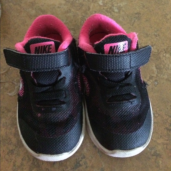 Nike Other - Toddler black and pink Nike sneakers