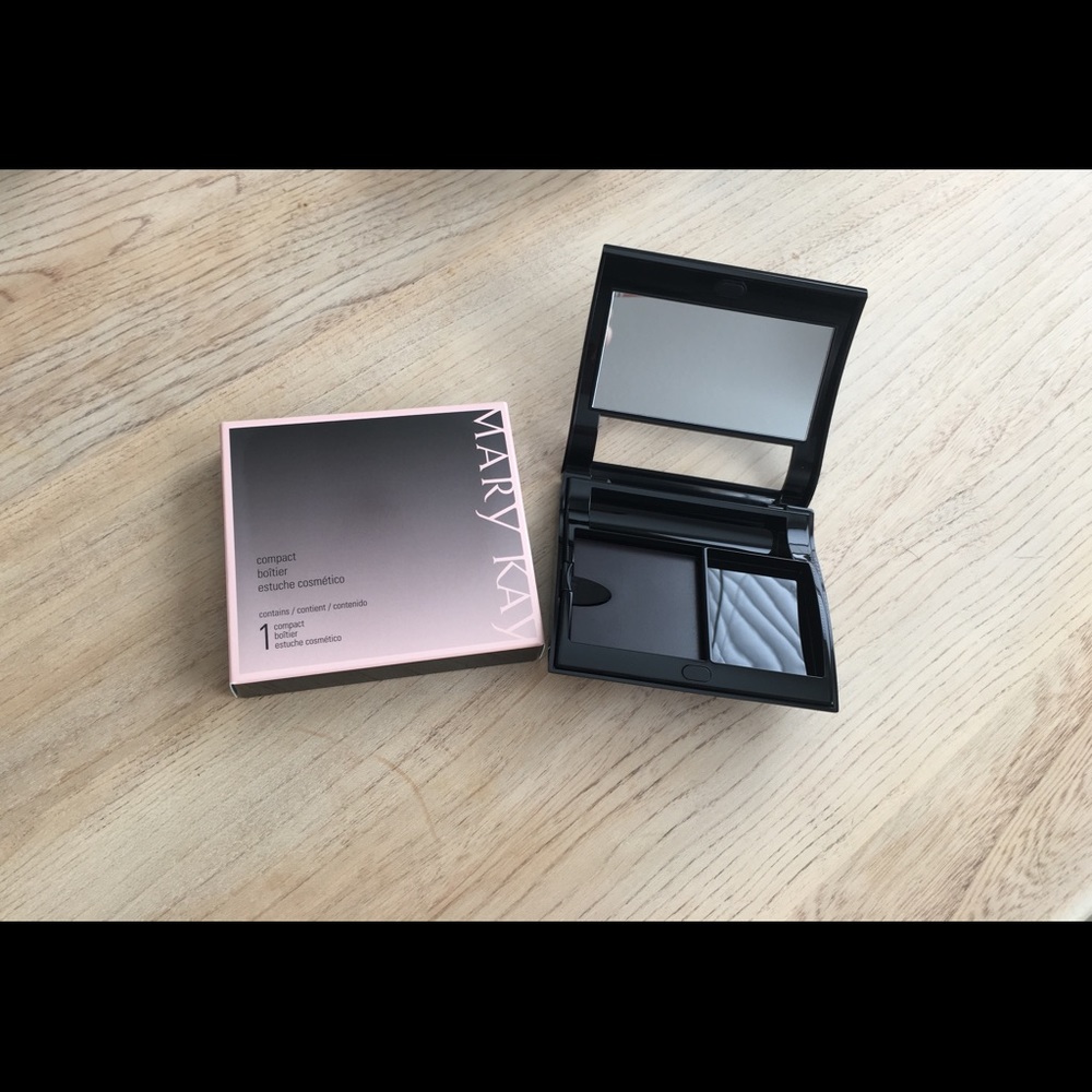 NIB Mary Kay Compact
