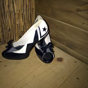 Ellie nautical pumps size 9