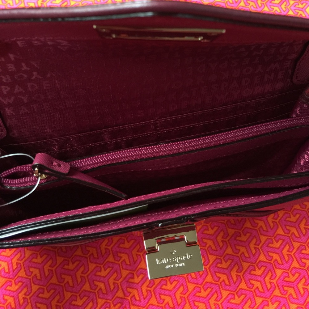 ❌SOLD❌♠️💯% Authentic New Kate Spade Crossbody♠️ - Picture 3 of 4