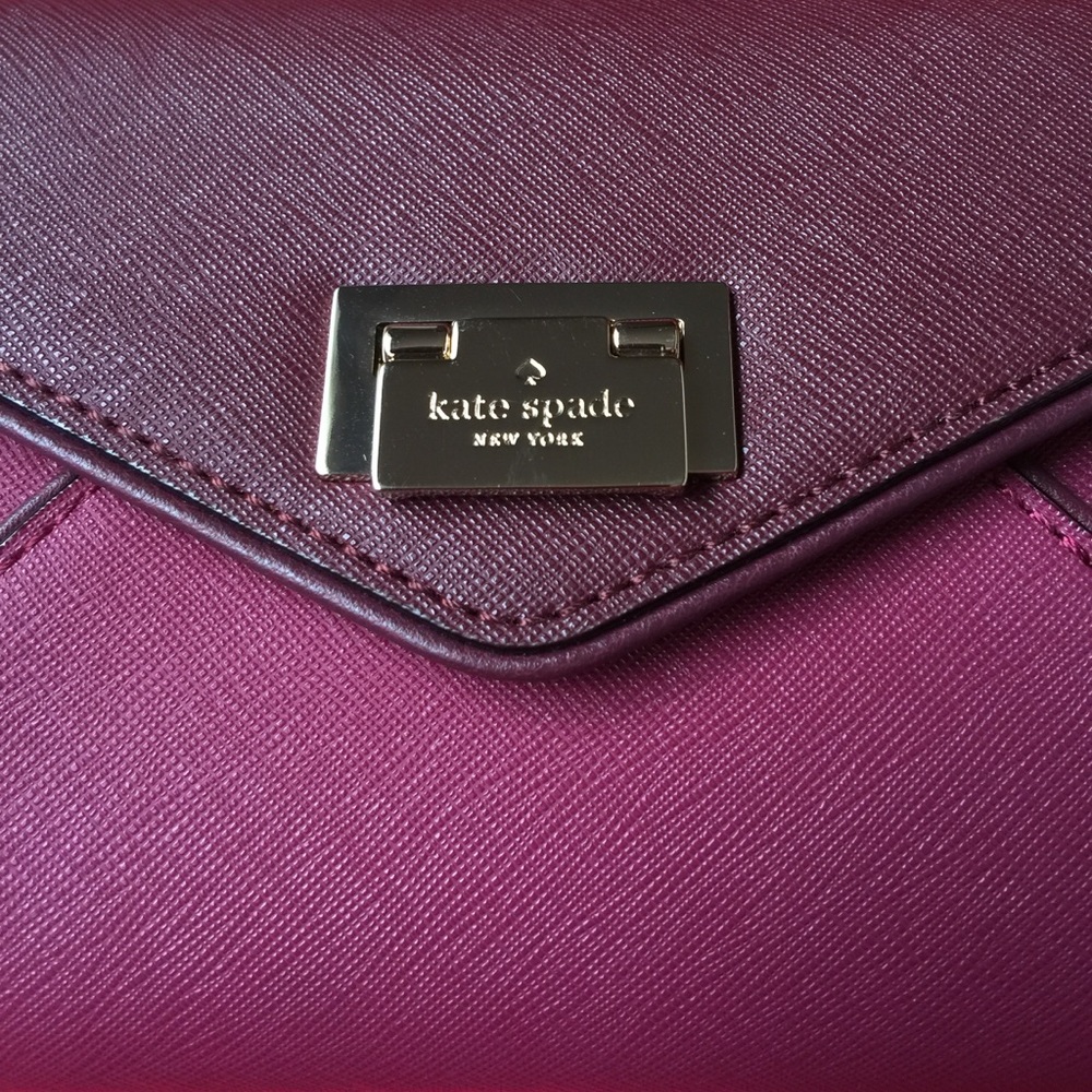 ❌SOLD❌♠️💯% Authentic New Kate Spade Crossbody♠️ - Picture 4 of 4