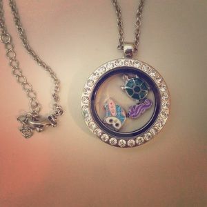 Magnetic Circle Pendant Necklace