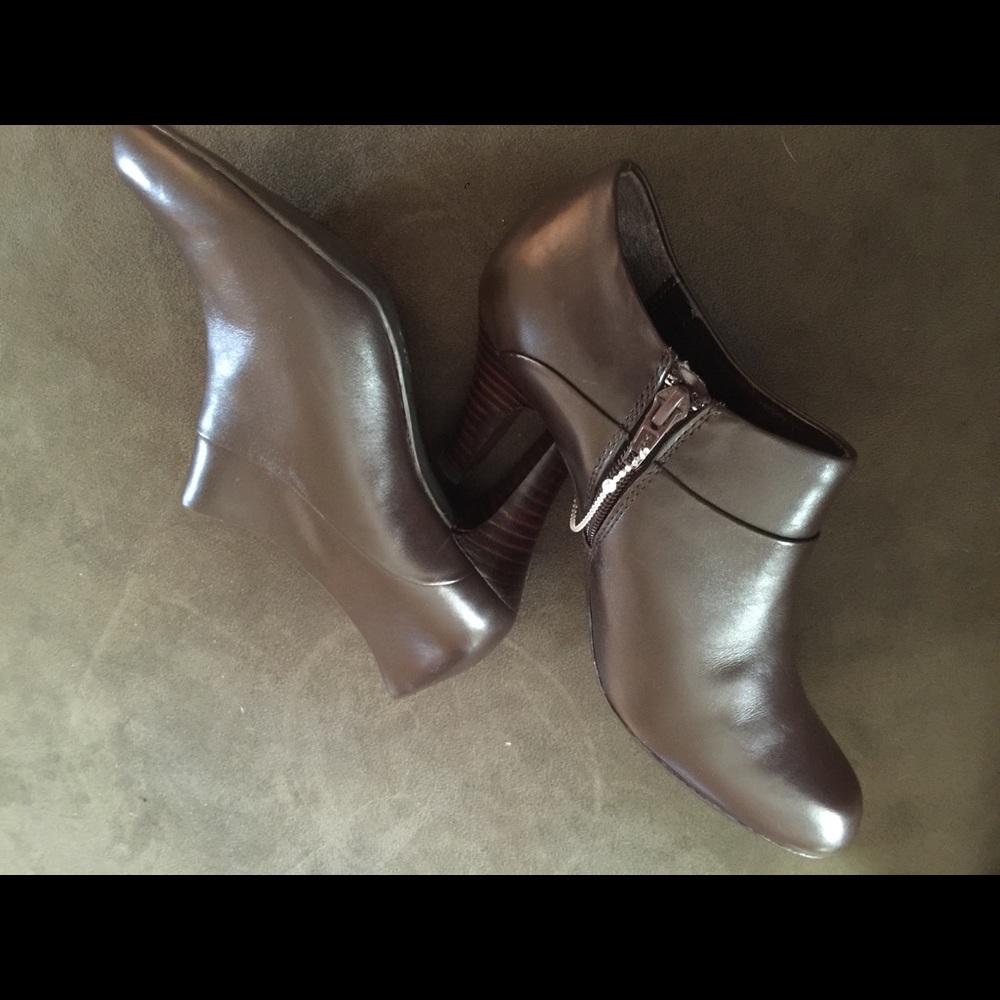 Brown and black Sudini womens boots 5 1/2