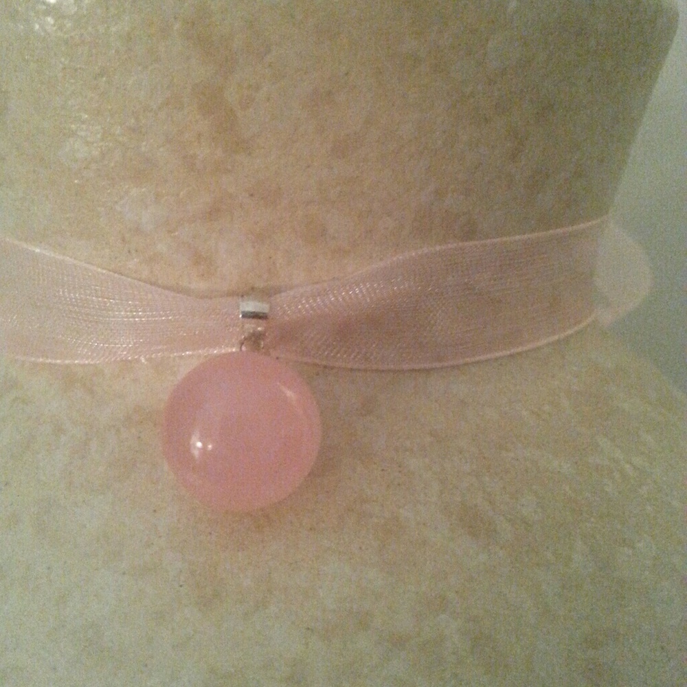 🎀 Pretty Pink ribbon choker 🎀 - Picture 3 of 3