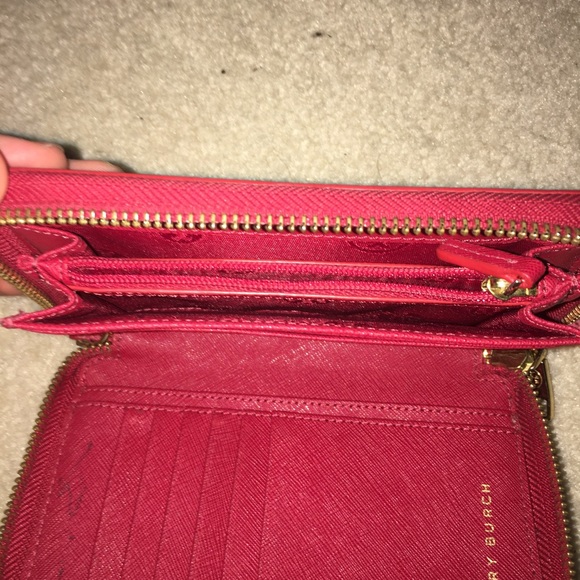 Red Tory Burch wallet - Picture 4 of 4