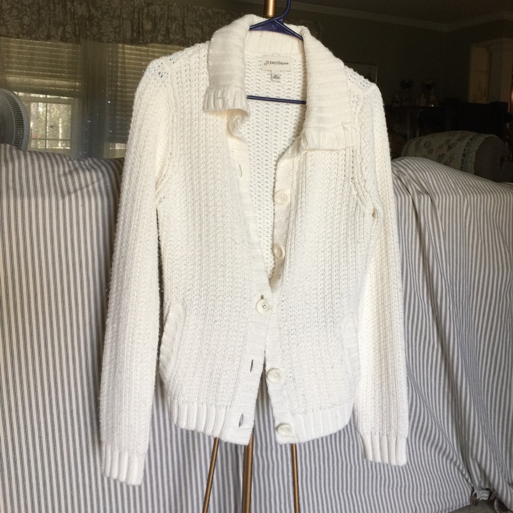 END OF YEAR SALE  St Johns Bay Petite Sweater  **SALE**