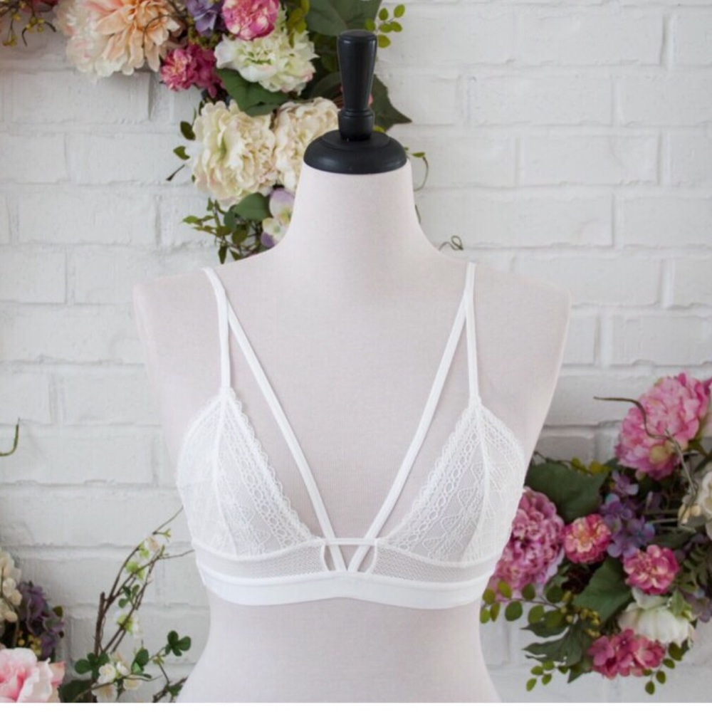 Coachella SEXY Lace Bralette - Boutique - Picture 3 of 8