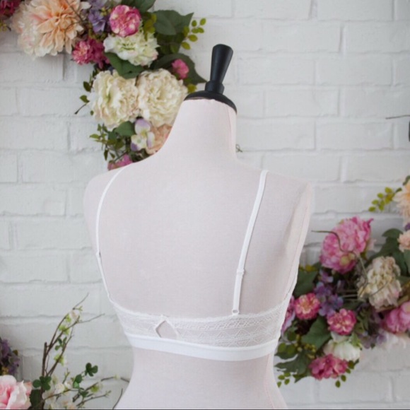 Coachella SEXY Lace Bralette - Boutique - Picture 5 of 8