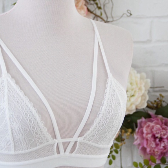 Coachella SEXY Lace Bralette - Boutique - Picture 6 of 8