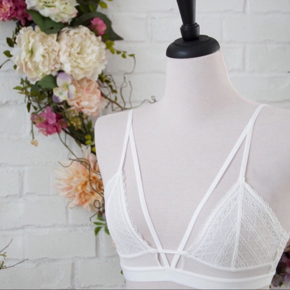 Coachella SEXY Lace Bralette - Boutique - Picture 7 of 8