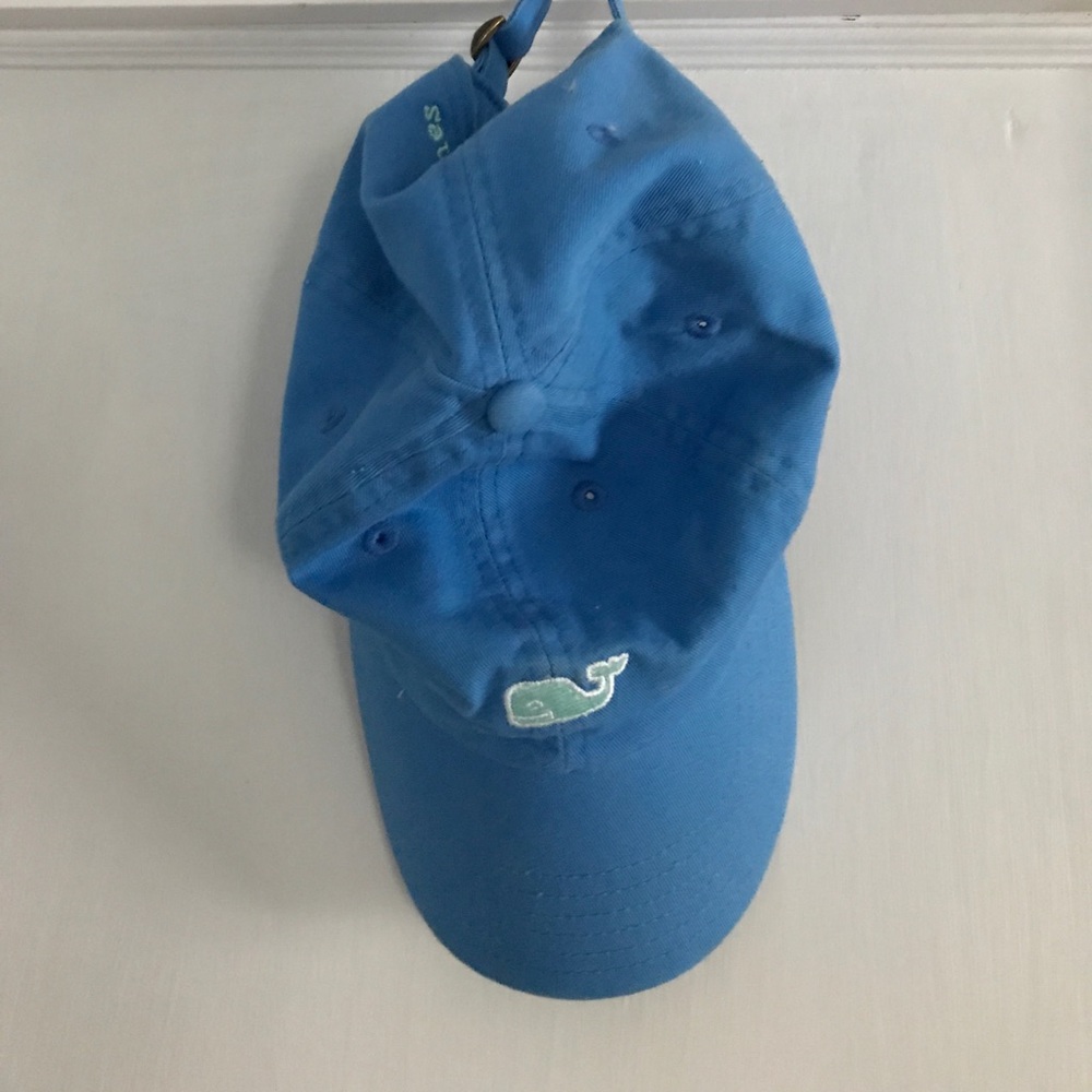 Vineyard Vines whale logo baseball hat