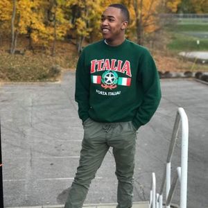 Meet your Posher, Darien