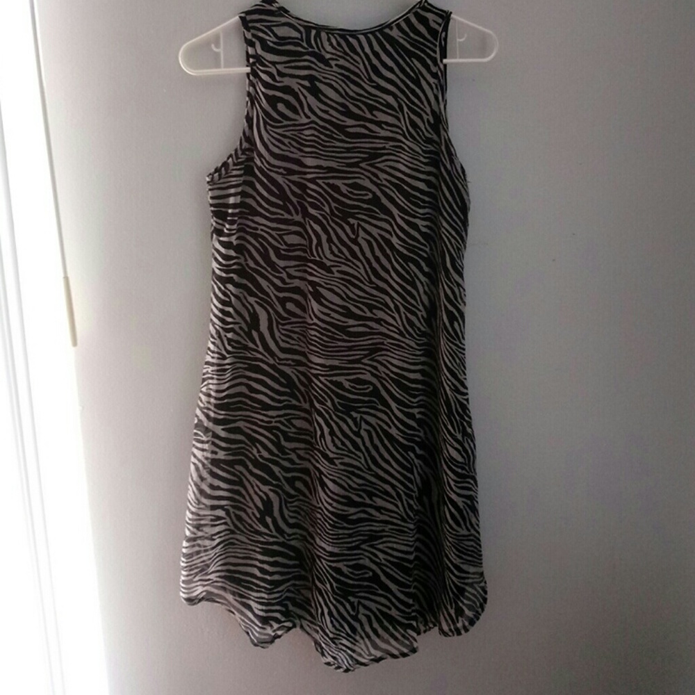 Dress - Picture 2 of 4