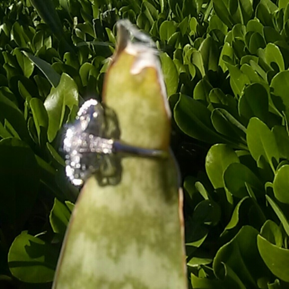 SOLD    14kt white gold diamond and sapphire ring - Picture 3 of 3