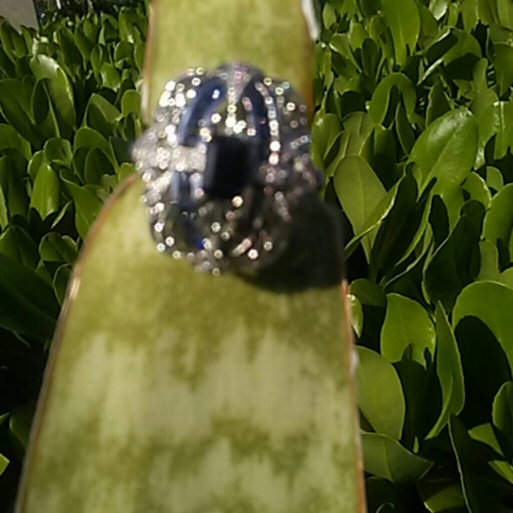 SOLD    14kt white gold diamond and sapphire ring - Picture 2 of 3